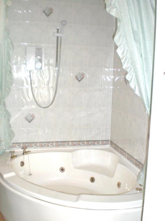 Guest house The White House Quality B&B Near Bham Nec/Airport
