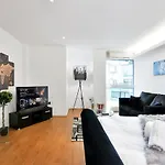 Xclusive Living Stay Near City Centre