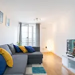 Contemporary 1-Bed City-Centre Apartment With Private Parking