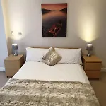 Birmingham S Hidden Gem Diamond Apartment, Sleeps Vr