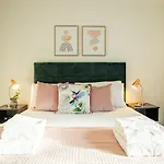 Smith House 1&2 Bed Apts Near Brindley Place, Canals, Bhm Arena, Broad St, Free Parking By Opulent