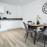 Smith House 1&2 Bed Apts Near Brindley Place, Canals, Bhm Arena, Broad St, Free Parking By Opulent