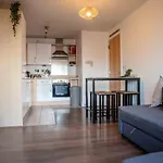 The Ivy . Contemporary Apart . Ideal For Long Stay