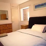 Brumstay Uk - 5 Bed Townhouse With Garden And Parking For Upto 3 Small Cars