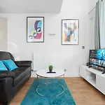 City Centre Apartment - Parkside Terrace - King Size Bed - Parking - Top Rated
