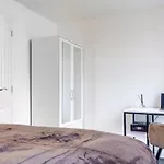 Luxury 2 Bed House City Centre ✘ Bbq & Garden ☆ Family Friendly→ Swingball & Outdoor Furniture - Free Parking → With 50 Inch Smart Tv, Free Netflix & Wifi ✘ Comfy Seating Area - By Maevela