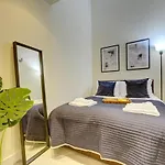 \'Best Stay Promise\' The Hidden Nook Off Caroline Street Nr St Pauls Square & Public Parking I Stylish & Calm Executive Eco-Aprt I Pets Welcome