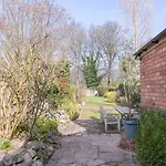 Spacious 5 Bedroom House In Birmingham Close To Nec For 12 Guests