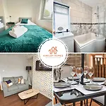 Lovely Refurbished Home - Free Parking-Wifi By Hinkley Homes Short Lets & Serviced Accommodation