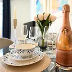 Luxury 4 Bed House With Gated Parking In The Heart Of Birmingham!