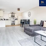 Pluxa Claassy Visit Birmingham City Centre Spacious Apartment With Free Parking