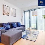 Pluxa Bleu Allure Glamorous City Centre Stay