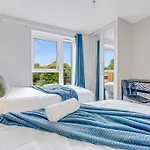 Unique 4 Bed Stay For Families & Contractors 靠近唐人街