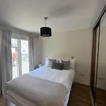 Broadway Plaza - 1 Bedroom Apartment