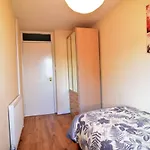 The Chinatown House -Bbq, Free Parking, Garden, Bar, Kitchen, Dryer, City Center