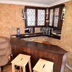 The Chinatown House -Bbq, Free Parking, Garden, Bar, Kitchen, Dryer, City Center