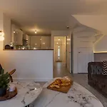 Pass The Keys New Lush 4 Bed Townhouse Garden Parking