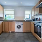 Luxury Birmingham City Centre Townhouse With Balcony- Sleeps 10 - Free Parking - Perfect For Contractors, Business Travellers, Families And Other Groups - Near Bullring, Newstreet, Selfridges, Nec, Nia & Birmingham Airport