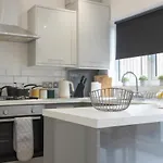Sheldon House 3 Bed Cosy Home Nr Jlr & Nec