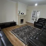 Entire Three Bedroom House In Birmingham
