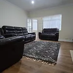 Entire Three Bedroom House In Birmingham