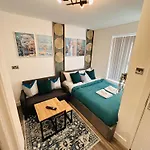 R2 - Newly Renovated Luxury Private En-Suite Room In Harborne Park Road - Birmingham