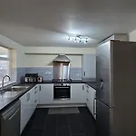 Entire Three Bedroom House In Birmingham