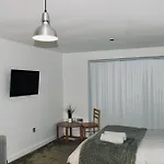 Modern City Central Studio Apt