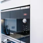 The Windmill Suite - Long Term Discounts, Fast Wifi, Groceries, Up To 6 People