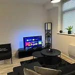 Beautiful 1-Bed Apartment In Birmingham - Solihull
