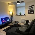 Beautiful 1-Bed Apartment In Birmingham - Solihull