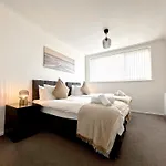 Contemporary And Cosy Birmingham Apartment- Free Parking & Wi-Fi