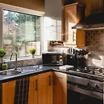 Ilford - Driveway- 3 Bed- M6 J6 Contractors & Families