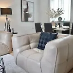 Cosy Home- Sleeps 5+City Centre+ Netflix+Free Park