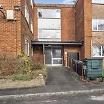 Park Avenue - An Executive 2 Bed Suite With A Private Bathroom In Birmingham City Centre, 5 Mins To City Hospital
