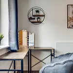 Pluxa Globe - Spacious Apartment In Jq With Parking
