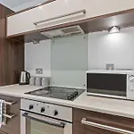 Birmingham Luxury Suite - Fast Wifi + Netflix