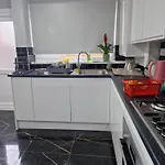 Birmingham Blissful House
