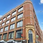 342 Stunning One Bedroom Studio Apartment