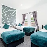 2 Bed House Families Contractors Free Parking