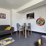 Moseley Apartment Sleeps 4 Jrz