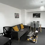 Moseley Apartment Sleeps 4 Jrz