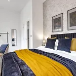 Oasis Suites