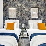 Oasis Suites