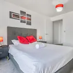 Luxury 2 Bedroom Apartment, On Broad Street!