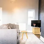 Edgbaston 2-Bed With Free Parking