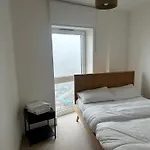 Birmingham - Cozy 2 Bed Apartment - Sleeps 4