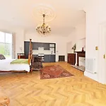 Superb Studio Flat 5 Minutes From City Centre