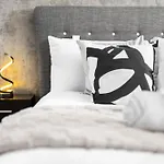 Luxury 2 Bedroom Apartment - Secure Parking - Jq - Pet Friendly 1La