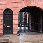Stylish 1 Bedroom Apartment In Birmingham